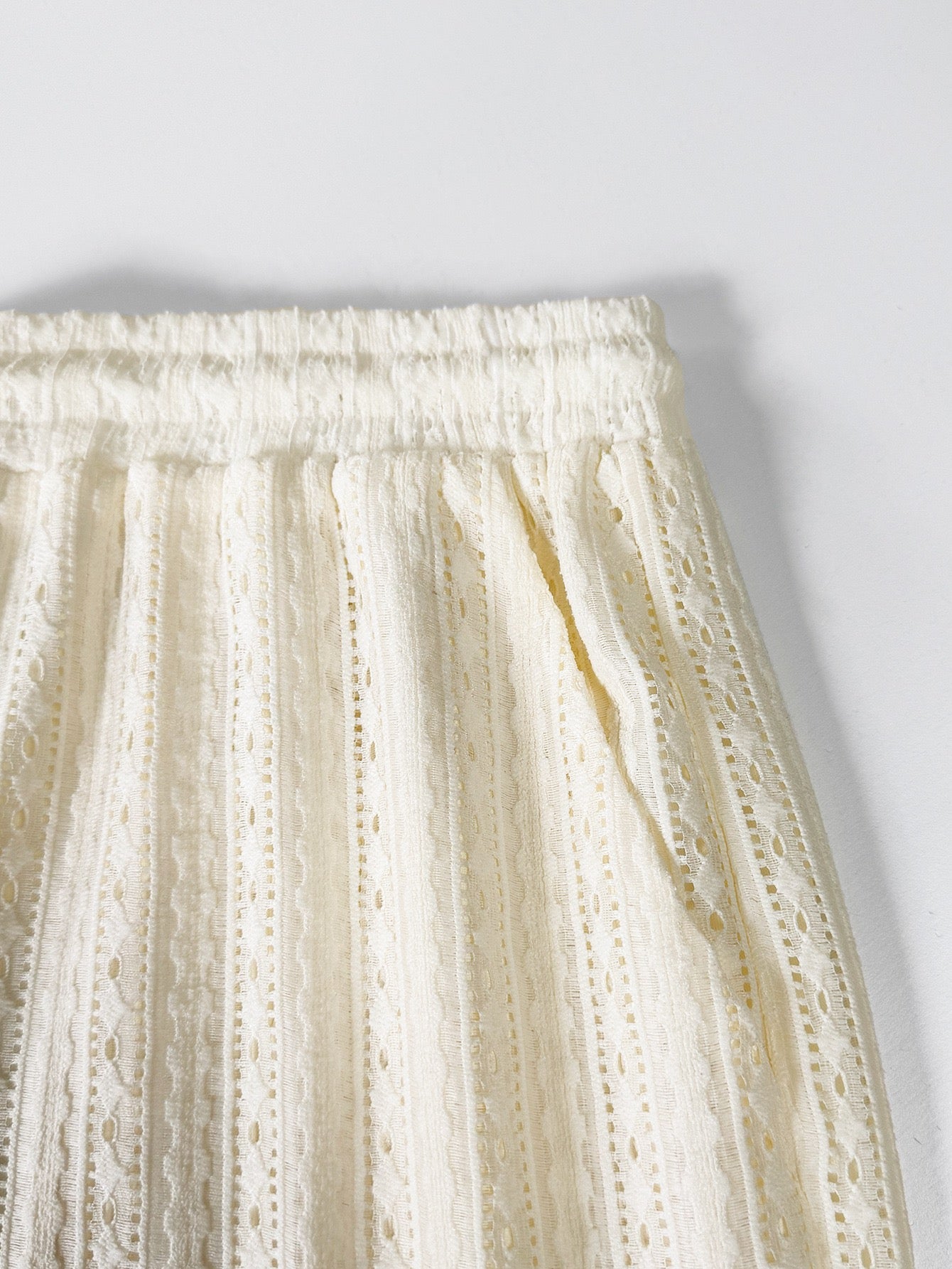 Lelmont Open-Stitch Resort Set